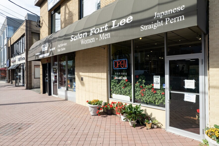 More Photos Of 2035 Lemoine Ave, Fort Lee Storefront Retail Office For Lease