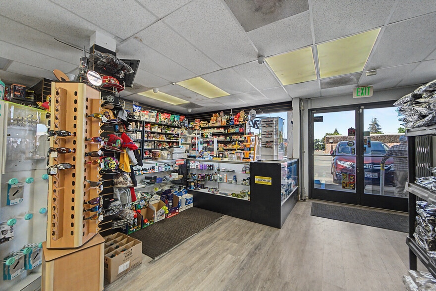 More Photos Of 520 Colusa Ave, Yuba City Freestanding For Sale