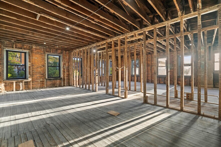 More Photos Of 13-15 E 3rd St, Bethlehem Restaurant For Lease