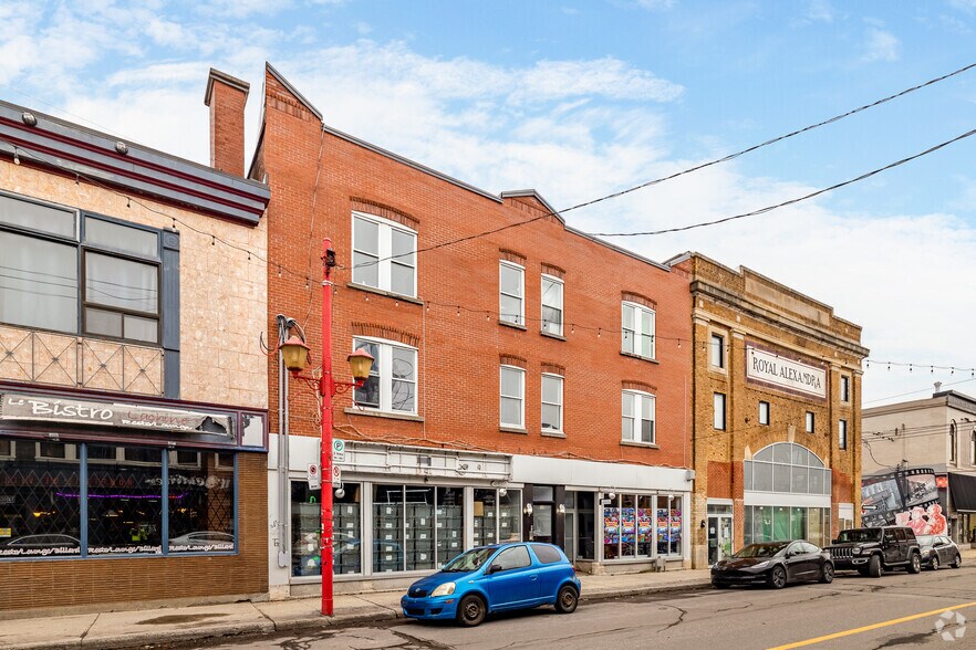 More Photos Of 845-865 St Notre-Dame O, Montréal Storefront Retail Residential For Lease