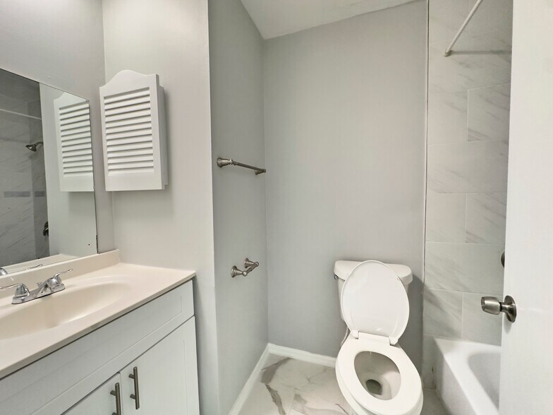 More Photos Of 4648 Golden Gate Pky, Naples Apartments For Sale