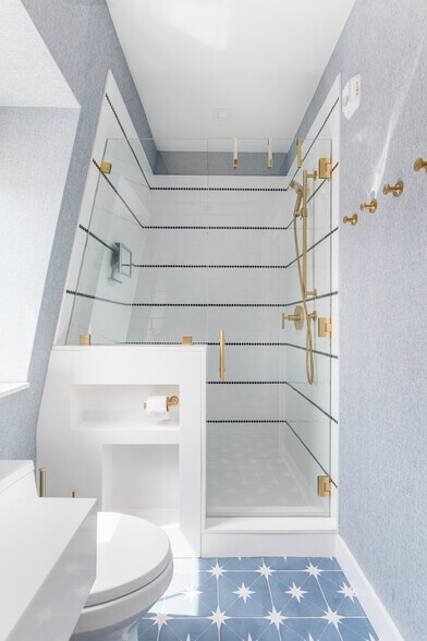 More Photos Of 212 Water St, Block Island Storefront For Sale