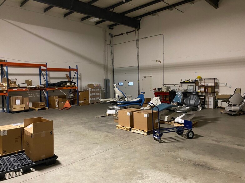 More Photos Of 3125 Pine Tree Rd, Lansing Flex For Lease