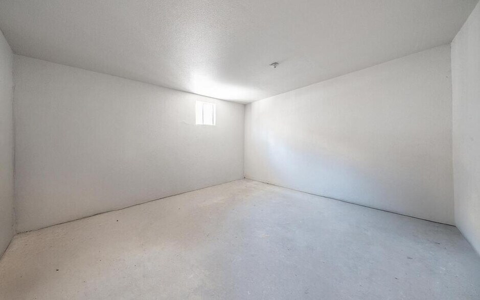 More Photos Of 2301 E Lewis Ave, Fresno Convenience Store For Sale
