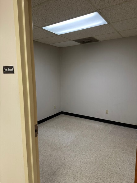 More Photos Of 961 Canal St, Syracuse Medical For Sale