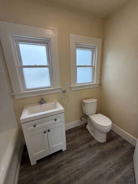 More Photos Of 251 Park Rd, Burlingame Loft Creative Space For Lease