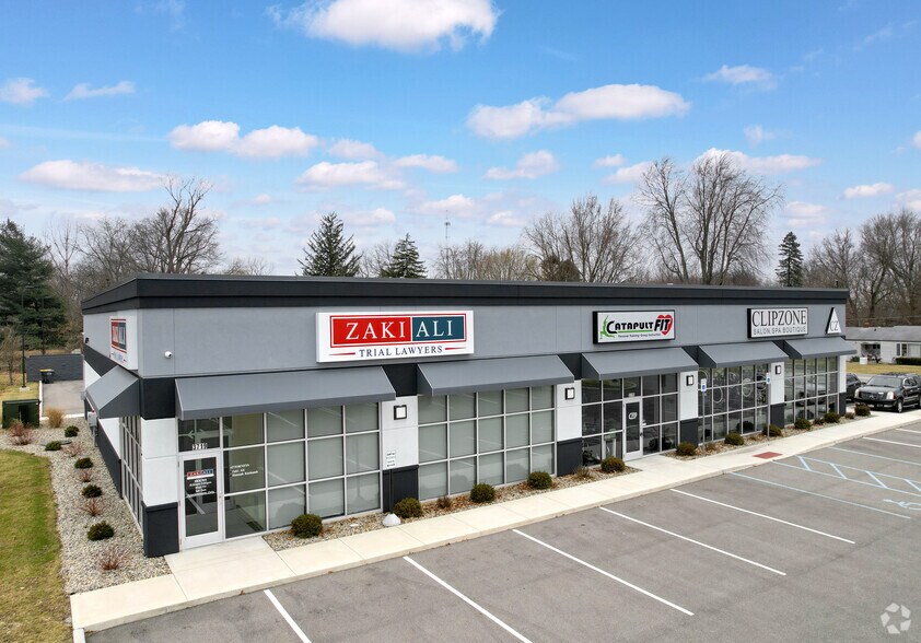 More Photos Of 3705-3719 S Scatterfield Rd, Anderson Storefront For Lease