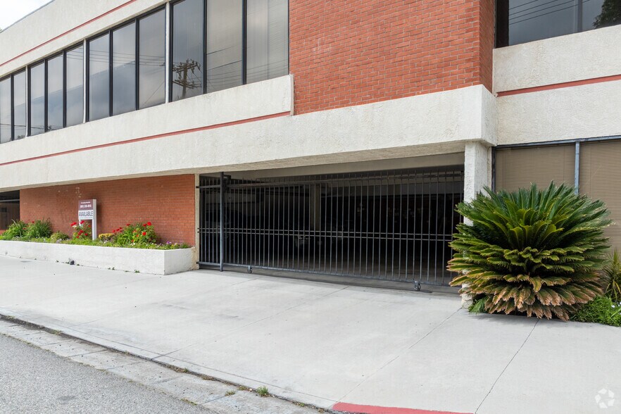 More Photos Of 24303 Walnut St, Santa Clarita Office For Lease