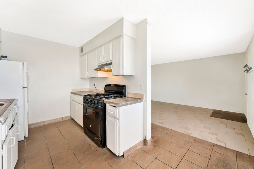 More Photos Of 5104 Pebble Beach Blvd, Las Vegas Apartments For Sale