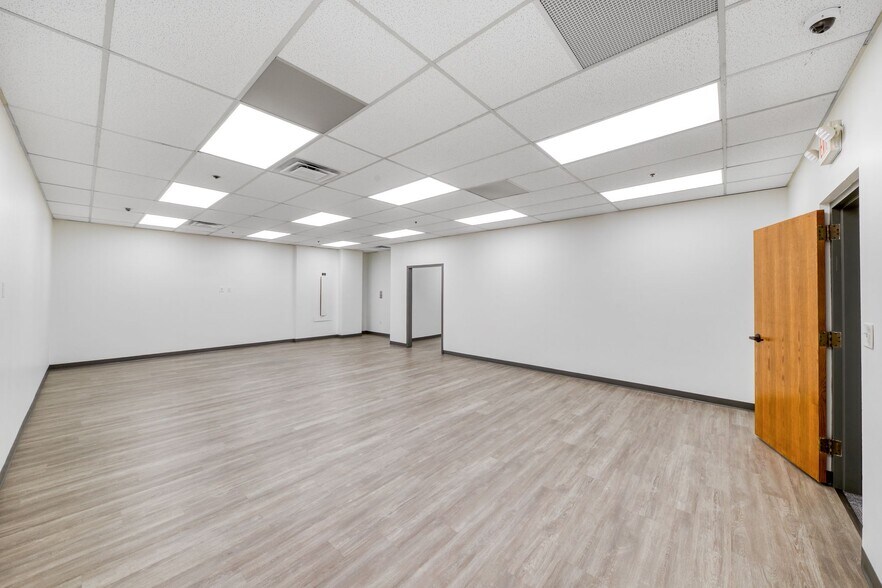 More Photos Of 3285 Saturn Ct, Peachtree Corners Warehouse For Lease