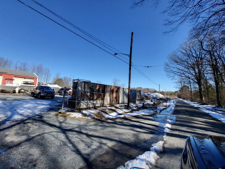 More Photos Of 9649 New Rd, Mcdaniel Marina For Sale