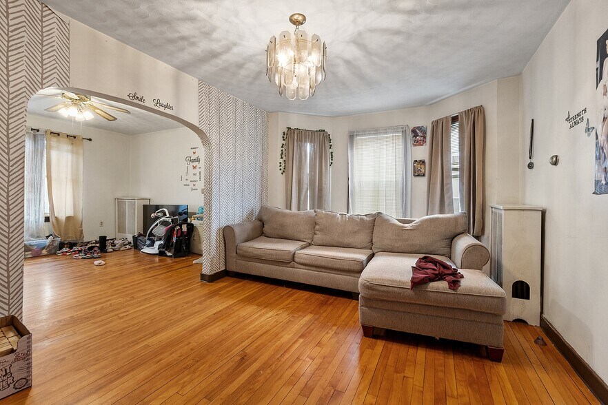 More Photos Of 13 Groton Pl, Worcester Apartments For Sale