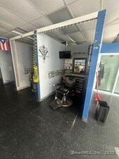 More Photos Of 454-456 Park St, Hartford Showroom For Lease