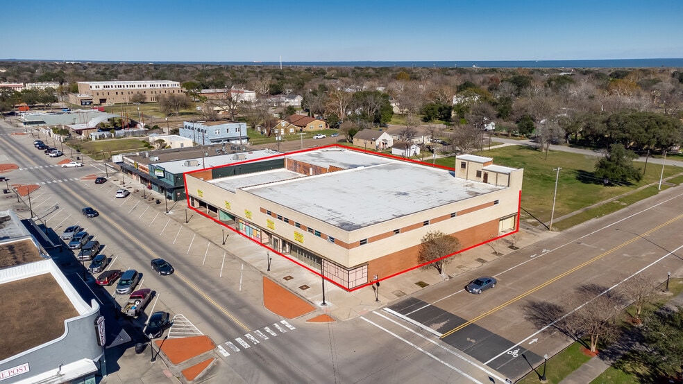 More Photos Of 502-514 6th St N, Texas City General Retail For Sale