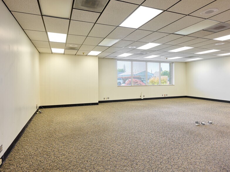 More Photos Of 200 Center Ave, Molalla Bank For Sale