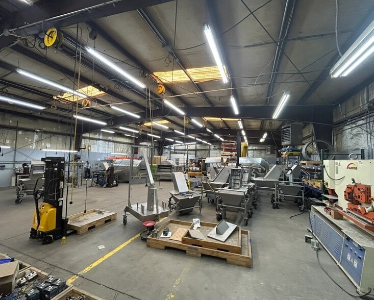 More Photos Of 631 S Kansas Ave, Springfield Warehouse For Sale