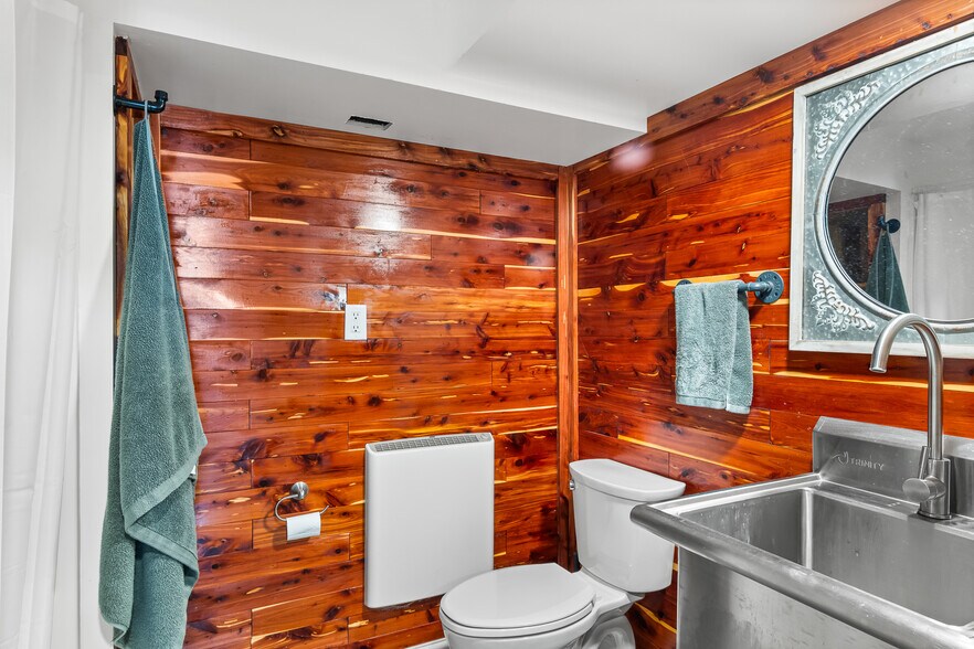More Photos Of W1726 North Street, Green Lake Flex For Sale