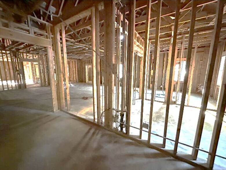 More Photos Of 9 All Souls Cres, Asheville Office For Sale