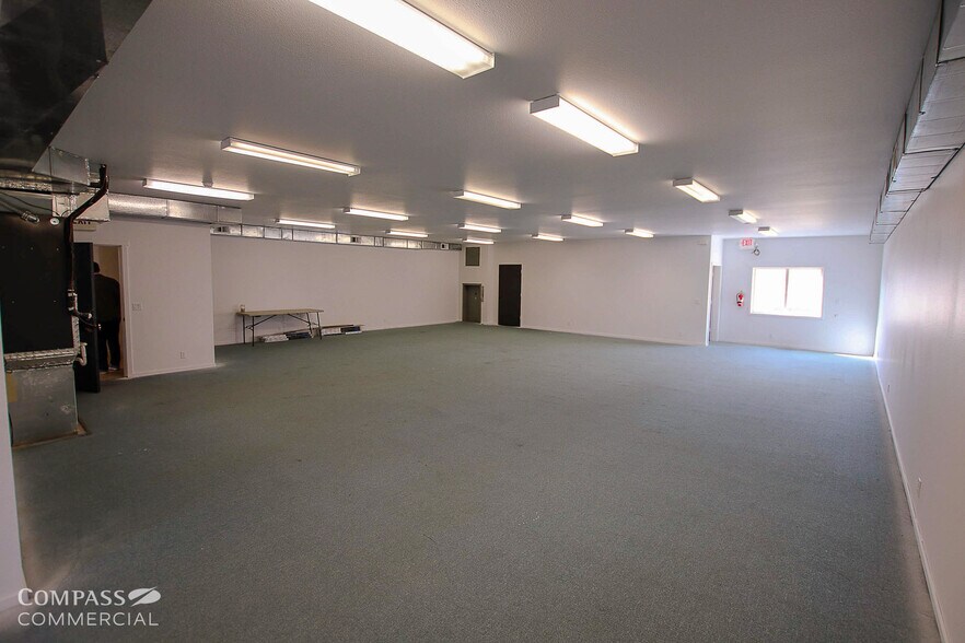More Photos Of 141 W Main Ave, Sisters Storefront Retail Office For Lease