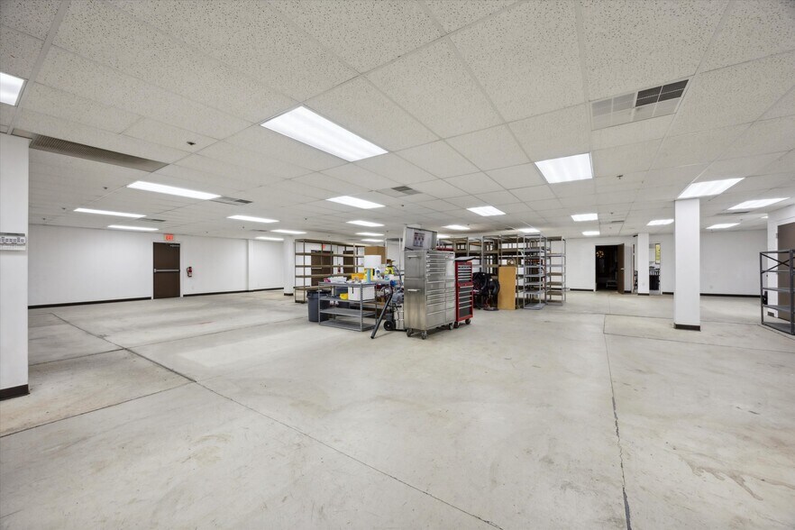 More Photos Of 475 Business Park Ln, Allentown Warehouse For Lease