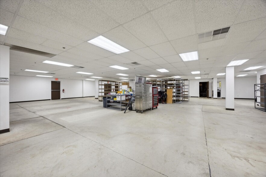More Photos Of 475 Business Park Ln, Allentown Warehouse For Sale