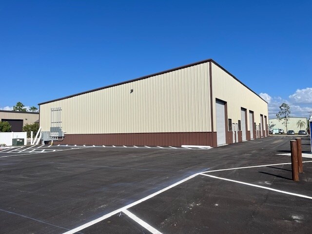 More Photos Of 2644 NE 9th Ave, Cape Coral Unknown For Lease