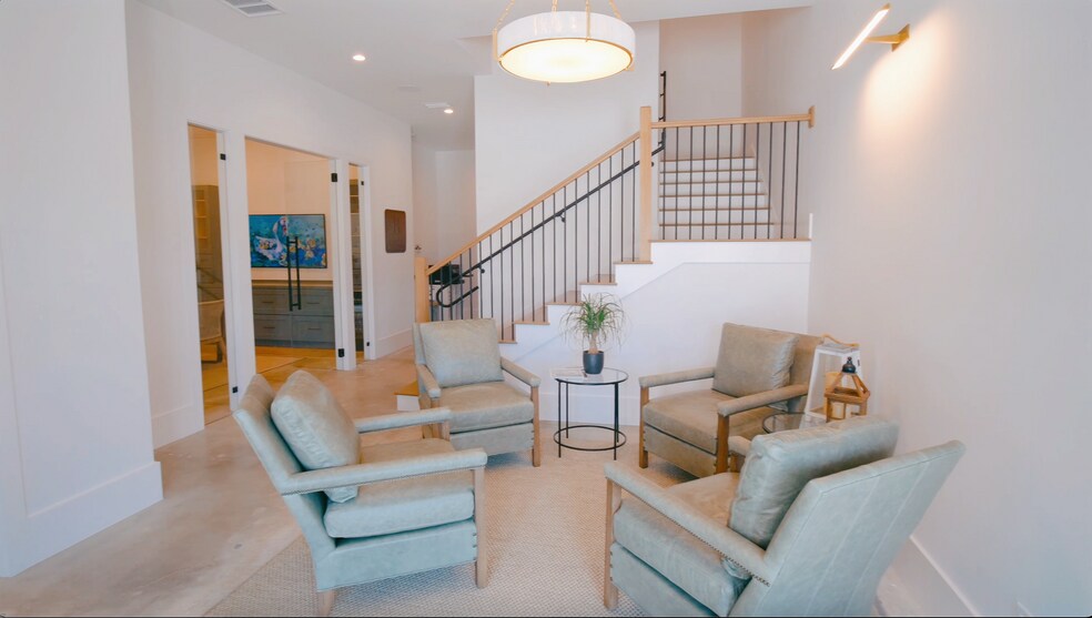 More Photos Of 1415 3rd St N, Jacksonville Beach Freestanding For Sale