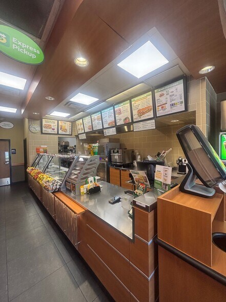 More Photos Of 635 N Main St, Corona General Retail For Lease