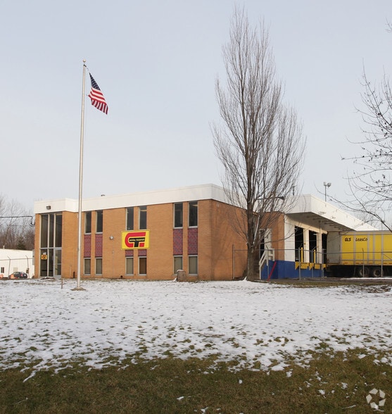 Primary Photo Of 417 Old Niskayuna Rd, Latham Truck Terminal For Sale