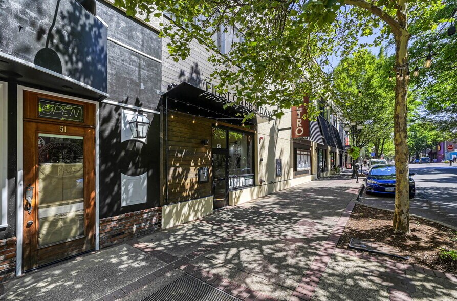 More Photos Of 45 W Broadway, Eugene Storefront Retail Residential For Lease