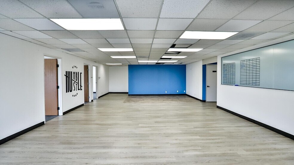 More Photos Of 151 Kalmus Dr, Costa Mesa Office Residential For Lease