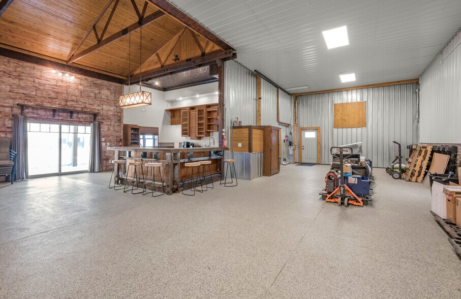 More Photos Of 90917 240th St, Austin Light Distribution For Sale