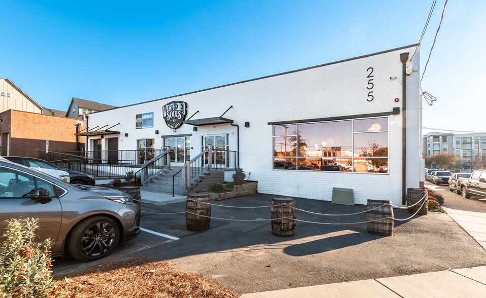 More Photos Of 255 Clanton Rd, Charlotte General Retail For Lease