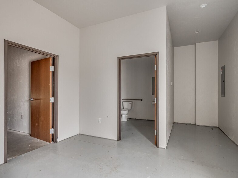 More Photos Of 3303 NE 23rd St, Oklahoma City Sports And Entertainment For Sale