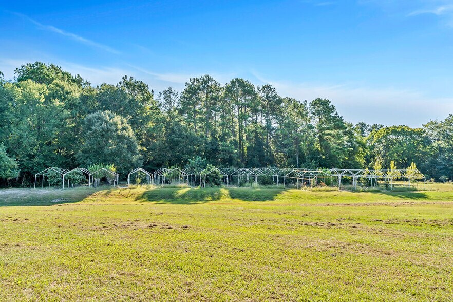 More Photos Of 43 Pool Rd, Richards Specialty For Sale