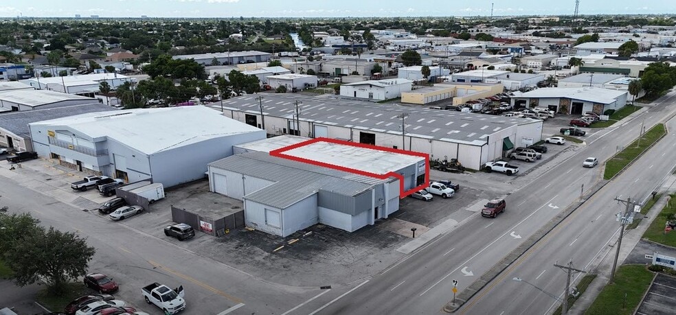 Primary Photo Of 1412-1414 Viscaya Pky, Cape Coral Warehouse For Lease