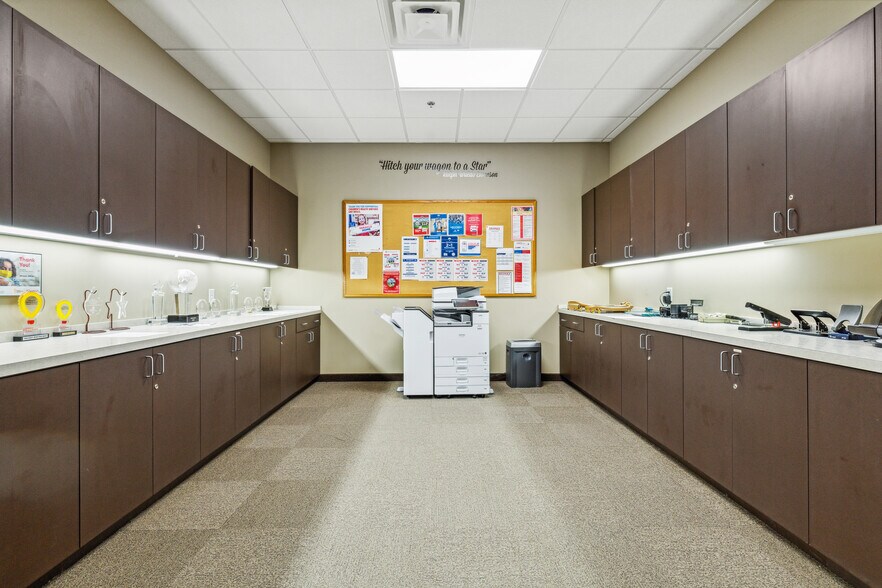 More Photos Of 3915 Mcdermott Rd, Plano Storefront Retail Office For Lease