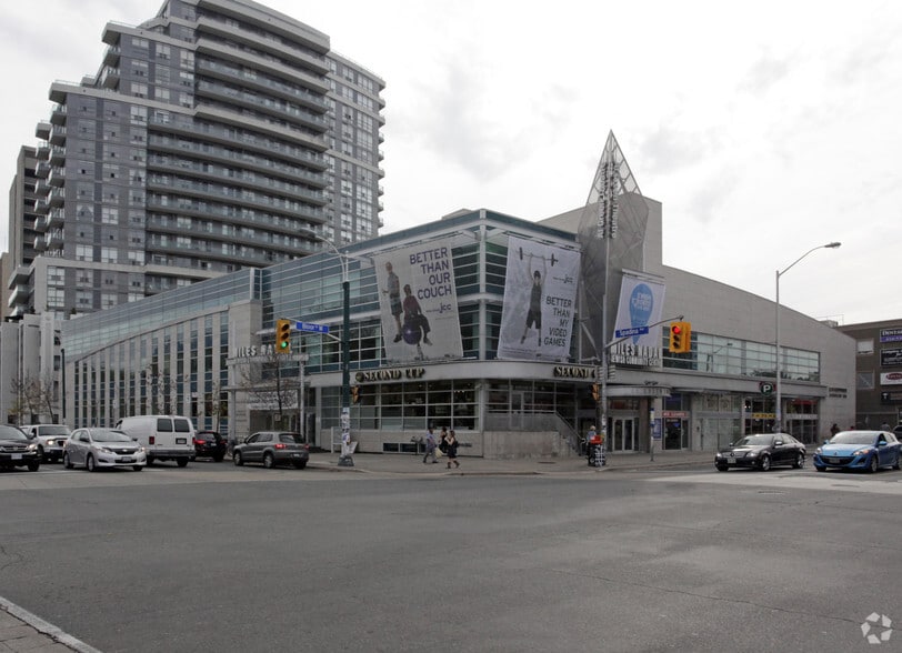 Primary Photo Of 750 Spadina Ave, Toronto Office For Sale