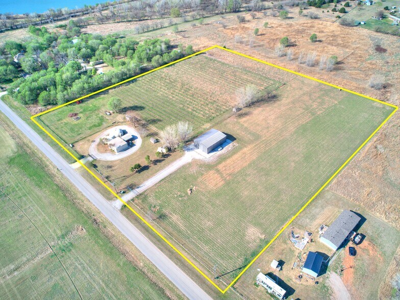 Primary Photo Of 6745 N Gregory Rd, Yukon Winery Vineyard For Sale