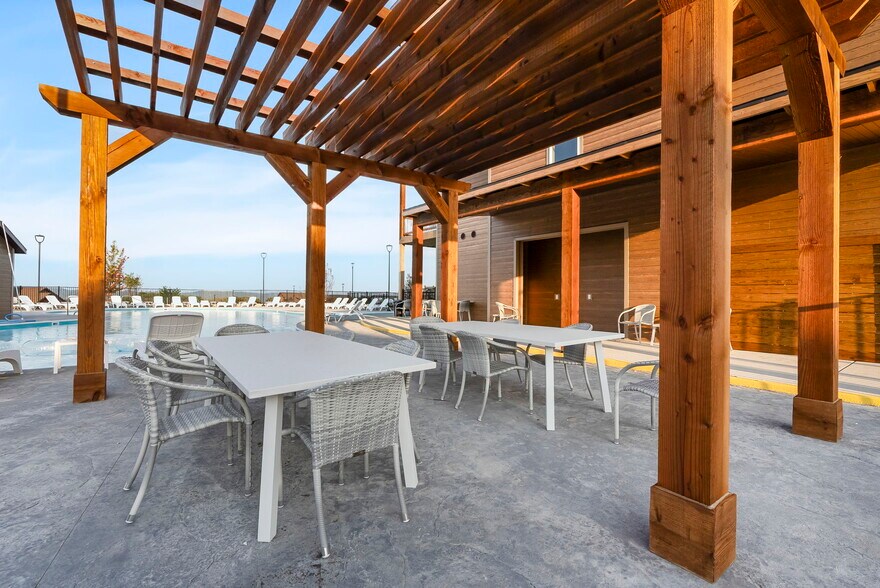 More Photos Of 129 Pioneer Peak, Kimberling City Specialty For Sale