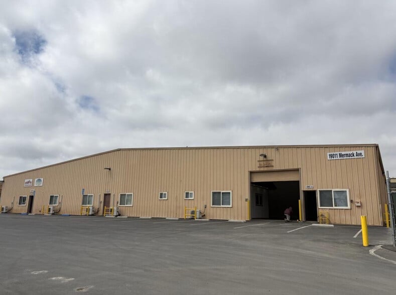 More Photos Of 19011 Mermack Rd, Lake Elsinore Manufacturing For Lease