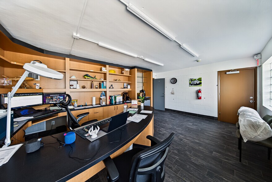More Photos Of 936-940 NW 1st St, Fort Lauderdale Warehouse For Sale