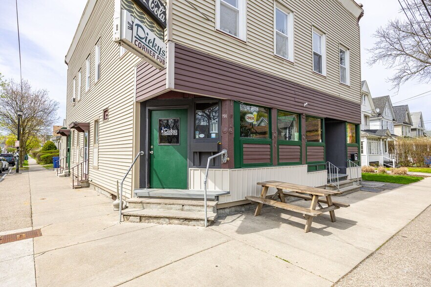 More Photos Of 789-791 Meigs St, Rochester Apartments For Sale