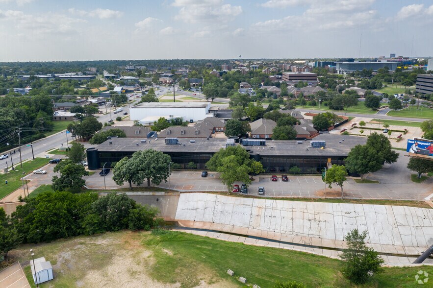 More Photos Of 5500 N Western Ave, Oklahoma City Office For Lease