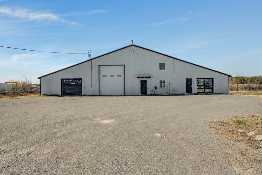 Primary Photo Of 19 Terry Fox Dr, Vankleek Hill Manufacturing For Sale