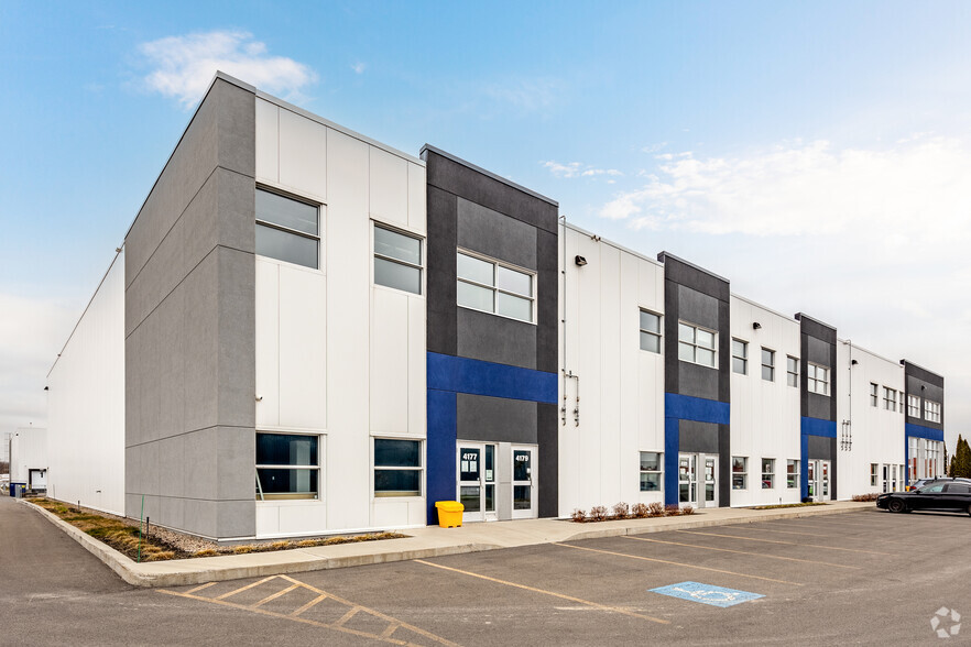 Primary Photo Of 4177 Rue Marcel Lacasse, Boisbriand Industrial For Lease