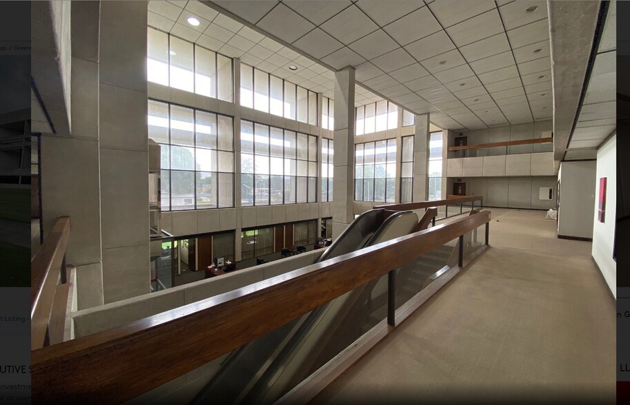 More Photos Of 544 S Main St, Greenville Office For Sale