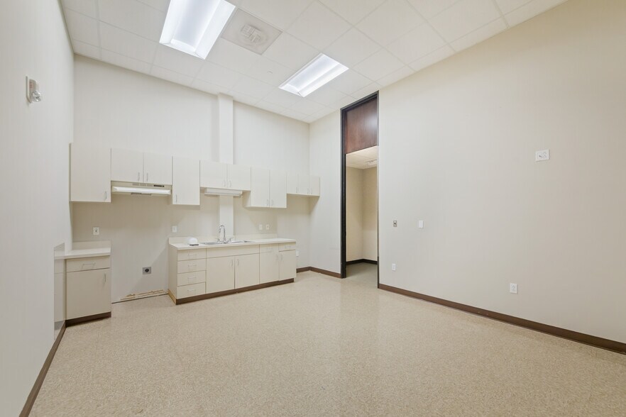 More Photos Of 214 Jefferson St, Lafayette Office For Lease