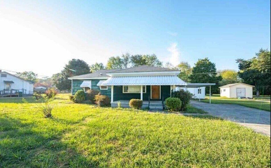 More Photos Of 5027 Lapine Dr, Adamsville Specialty For Sale