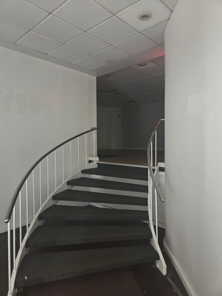More Photos Of 1601-1641 3rd Ave, New York Apartments For Lease